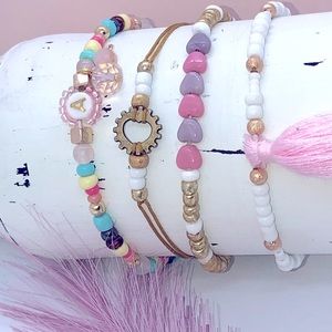 Set Of (4) Elastic Bracelets!!!